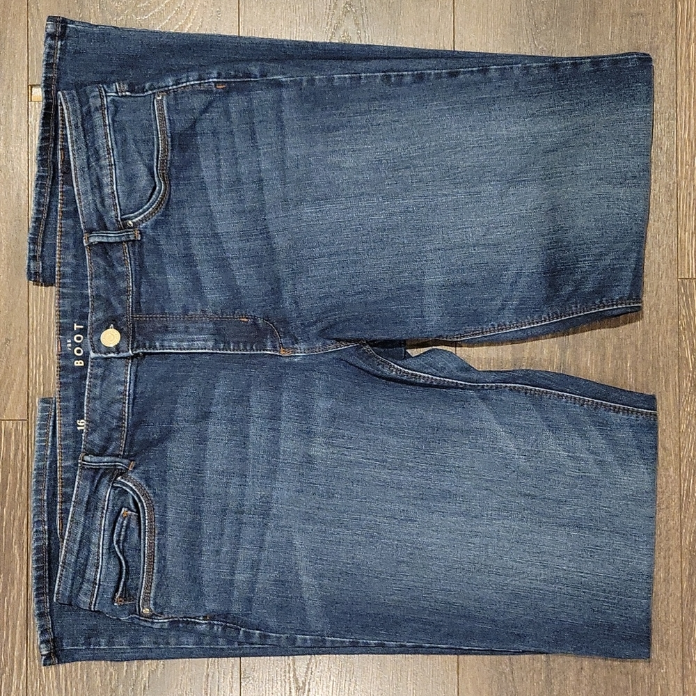 ❤WHITE HOUSE BLACK MARKET WHBM THE BOOT BOOTCUT JEANS, 16 (33)